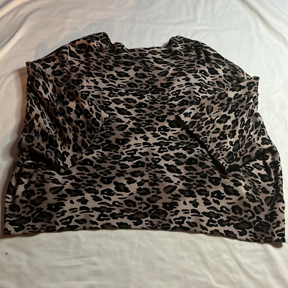 Torrid 4 Leopard Print Short Cardigan - Picture 7 of 7